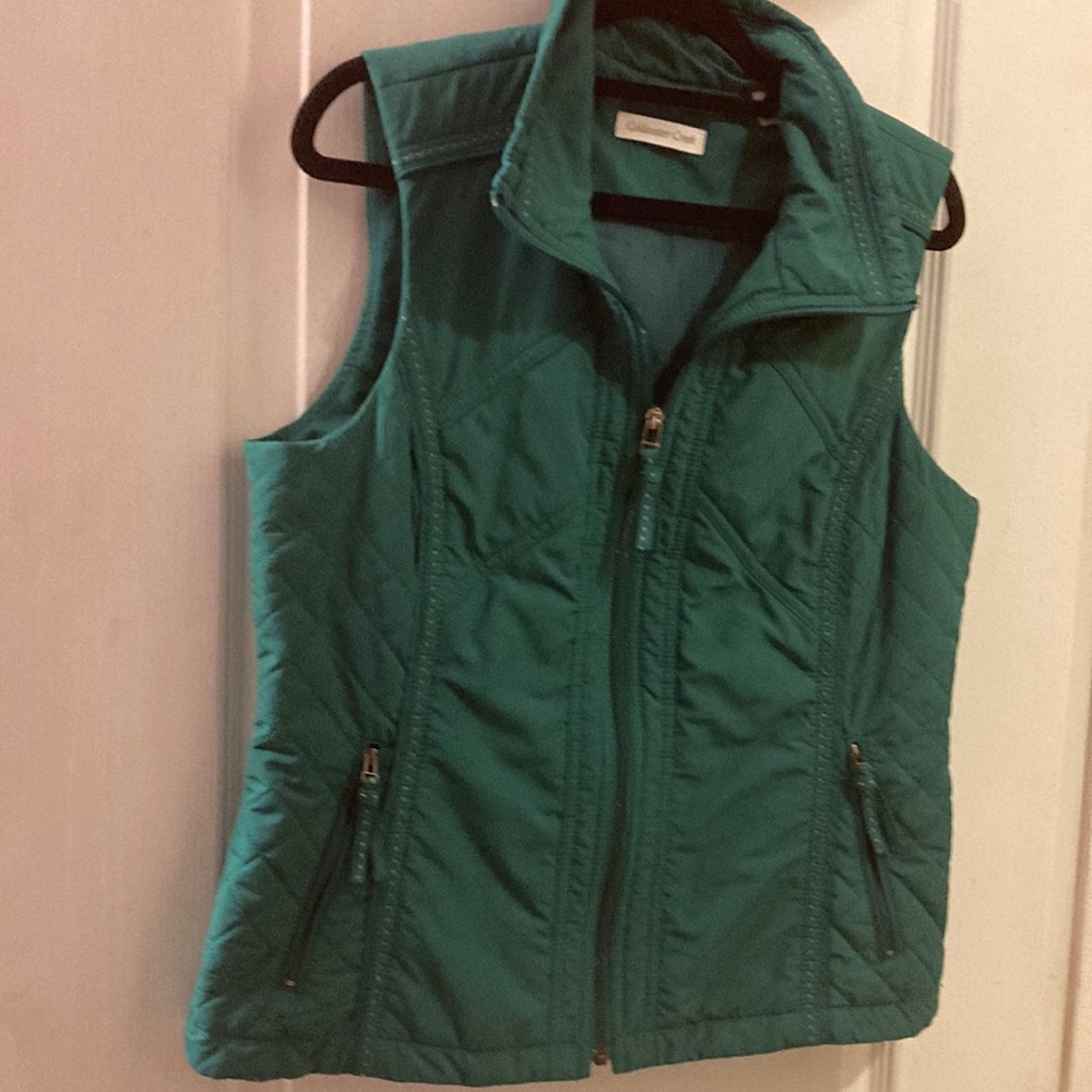 Cold water Creek Green vest size small Made in China collared zip closure pocket